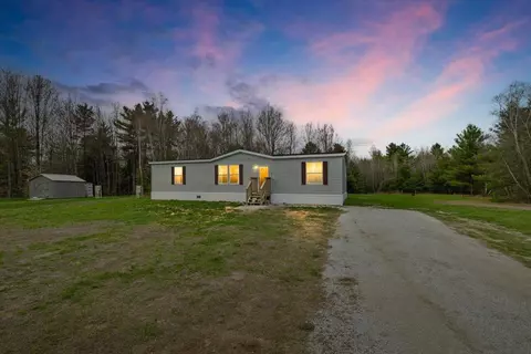 78 Lynn Lou Dr, Highgate, VT 05459