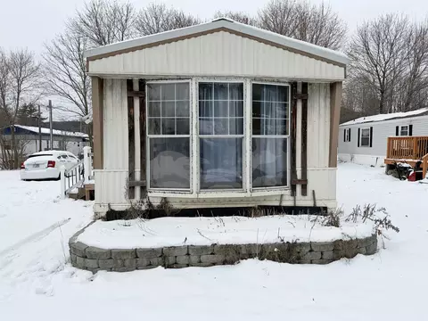 56 Daniels Dr, Enfield, NH 03748
