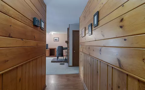 Entry Way - 521 County Rd, Walpole, NH 03608 photo 1 of 2