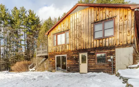 521 County Rd, Walpole, NH 03608