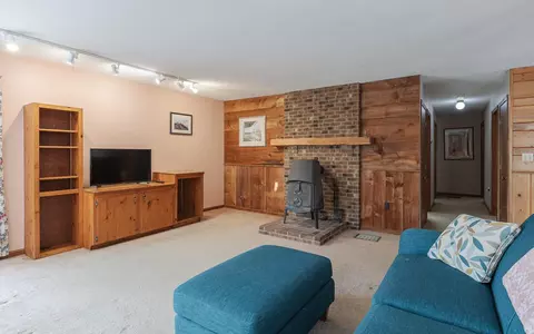 Living - 521 County Rd, Walpole, NH 03608 photo 5 of 6