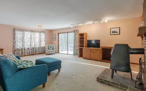 Living - 521 County Rd, Walpole, NH 03608 photo 1 of 6