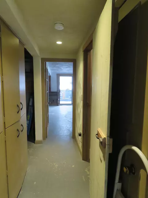 Entry Way - 103 Bypass 28, Derry, NH 03038 photo 2 of 2