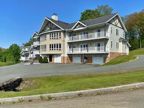 120 Pepin Dr #B-6, Newport, VT 05855