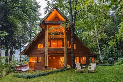 190 Upper Pines Rd, Warren, VT 05674