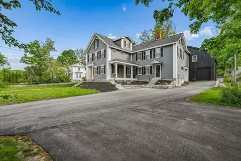 18 Souhegan St, Milford, NH 03055