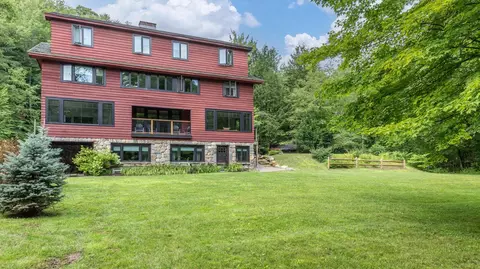 56 Turner Mill Ln, Stowe, VT 05672