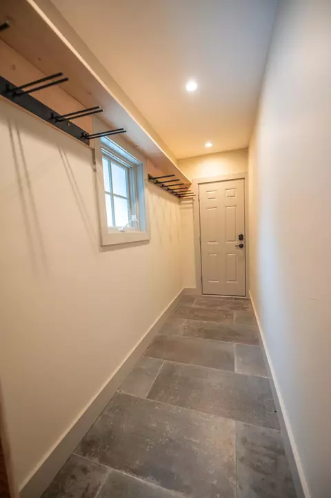 Entry Way - 6 Trail View Ln, Dover, VT 05356 photo 7 of 10