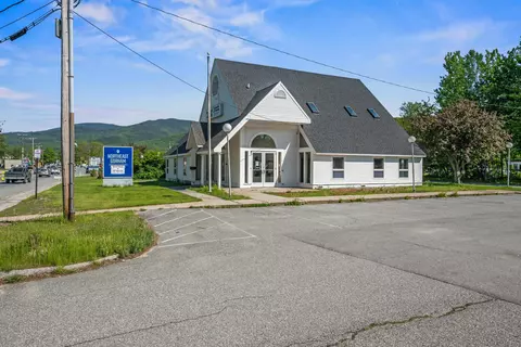 Exterior - 177 Main St, Gorham, NH 03581 photo 2 of 9