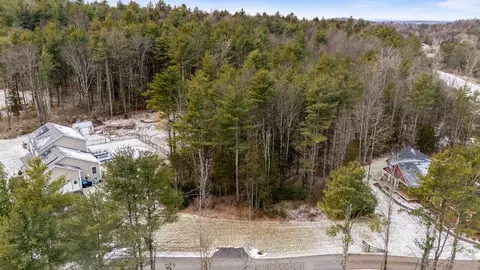 33 Seymour Rd, Colchester, VT 05446
