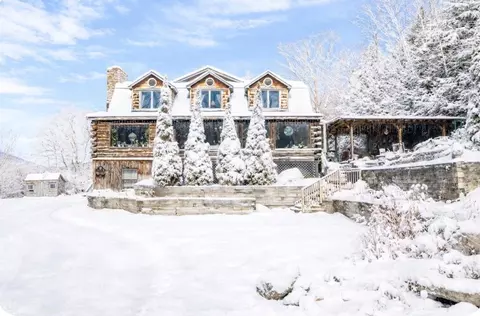 12 Sunny Hill Rd, Winhall, VT 05340