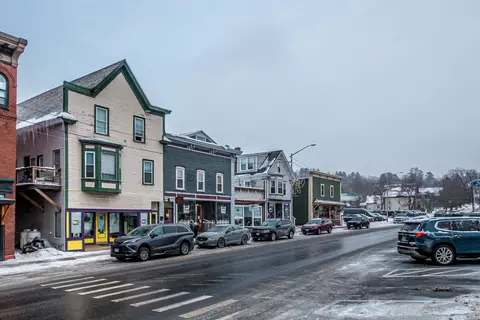 12 Middle St, Lancaster, NH 03584