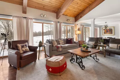 88 Upper Hollow Hill Rd, Stowe, VT 05672