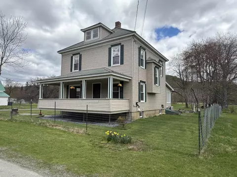 Exterior - 220 Hall Stream Rd, Canaan, VT 05902 photo 3 of 14