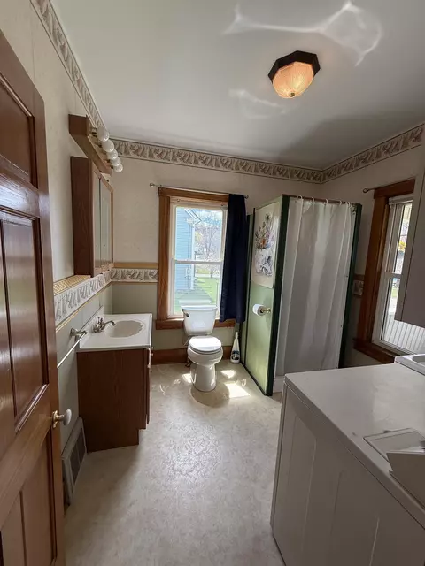 Bath - 220 Hall Stream Rd, Canaan, VT 05902 photo 1 of 2