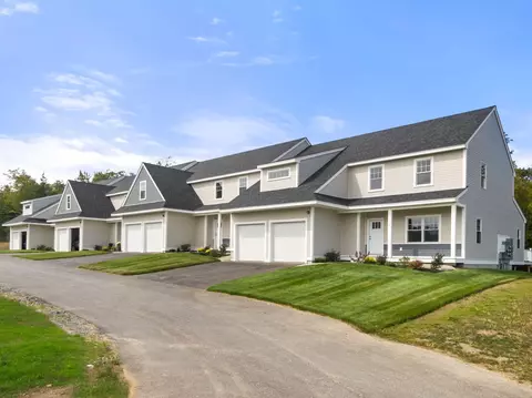 63 Driftwood Cir #24, Sandown, NH 03873