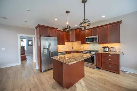 Kitchen - 15 Boulder Ridge Dr # B, Dover, VT 05356 photo 1 of 1