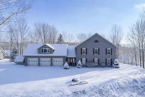 34 Goldsbury Woods Rd, Barre, VT 05641