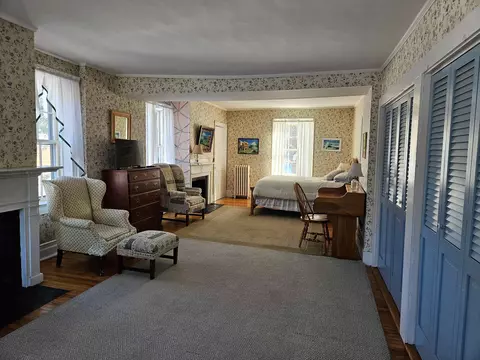 Bedroom - 318 Lisbon Rd, Bath, NH 03740 photo 3 of 16