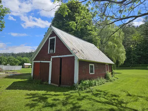 Exterior - 318 Lisbon Rd, Bath, NH 03740 photo 4 of 5