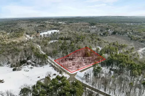 61 Freeman Hall Rd, Nottingham, NH 03290