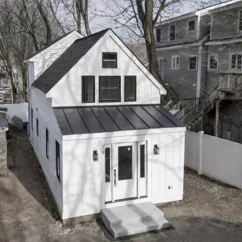 29 Thorwald Ave, Hampton, NH 03842