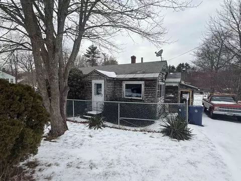 191 Towle Farm Rd, Hampton, NH 03842