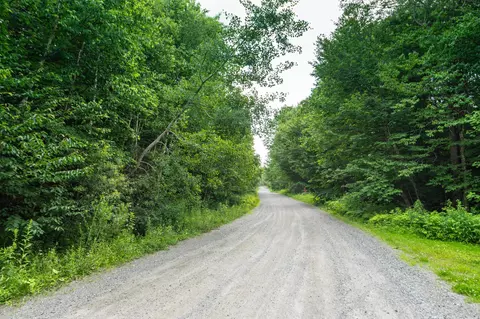 31 Woodsman Rd, Dover, VT 05356