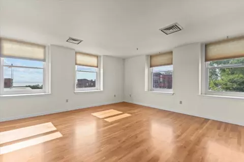 131 Main St #302, Burlington, VT 05401