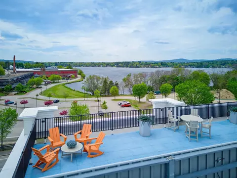 51 Elm St #207, Laconia, NH 03246
