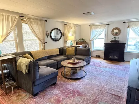 662 Vt Rt 30, Newfane, VT 05345
