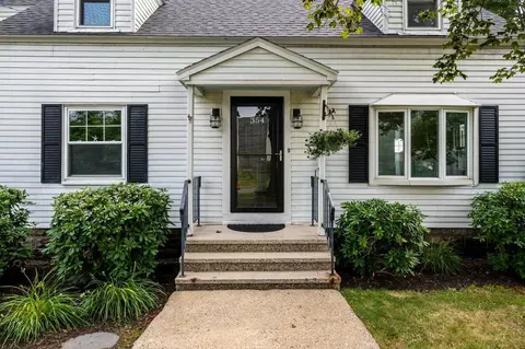 Exterior - 354 Dover Point Rd, Dover, NH 03820 photo 1 of 11