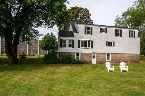 Exterior - 354 Dover Point Rd, Dover, NH 03820 photo 4 of 11