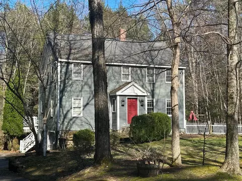 3 Partridge Ln, East Kingston, NH 03827