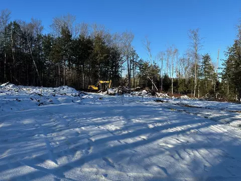 004 Winch Hill Rd, Swanzey, NH 03446