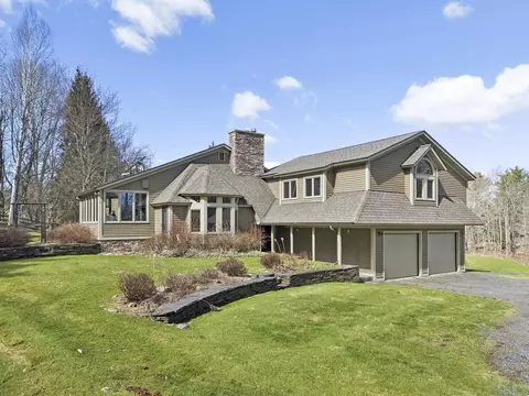 108 N Hill Rd, Stowe, VT 05672
