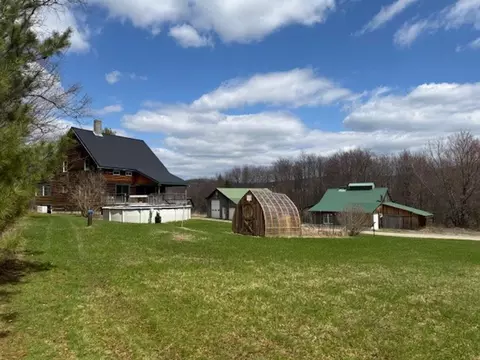 2334 Pumpkin Village Rd #1, Fairfield, VT 05455