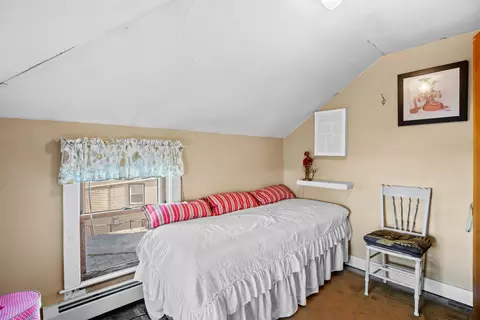 Bedroom - 169 Ashworth Ave, Hampton, NH 03842 photo 6 of 6