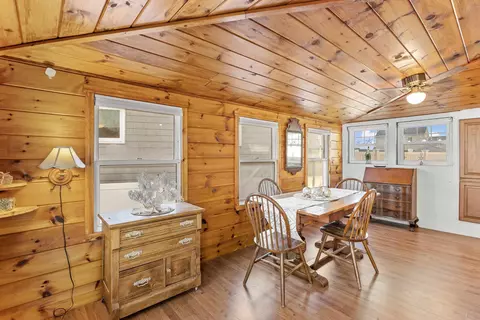 Dining - 169 Ashworth Ave, Hampton, NH 03842 photo 2 of 4