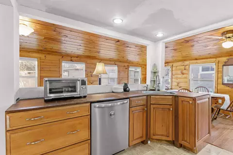 Kitchen - 169 Ashworth Ave, Hampton, NH 03842 photo 4 of 4
