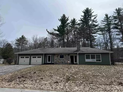 4 Power House Acres Rd, Shelburne, NH 03581