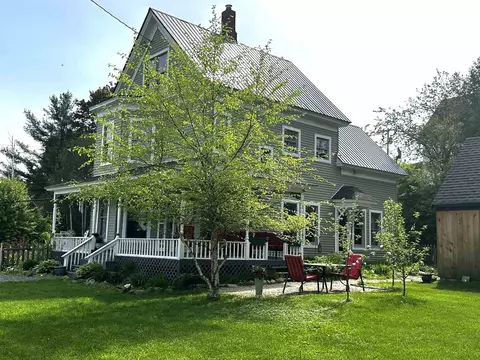 28 Upper Cherry St, Hardwick, VT 05843
