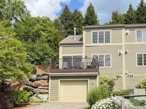 646 Topnotch Dr UNIT B, Stowe, VT 05672