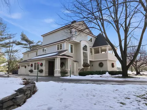 145 Cannon Point Rd, Charlotte, VT 05445