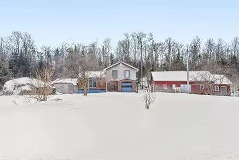 1422 Cabot Rd, Woodbury, VT 05681