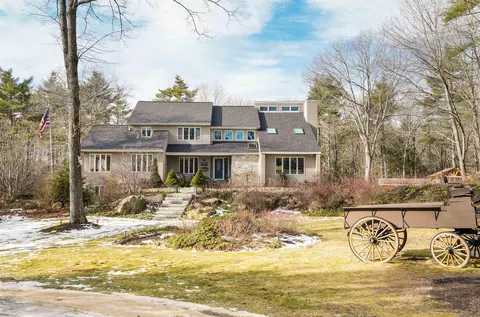 417 Candia Rd, Chester, NH 03036