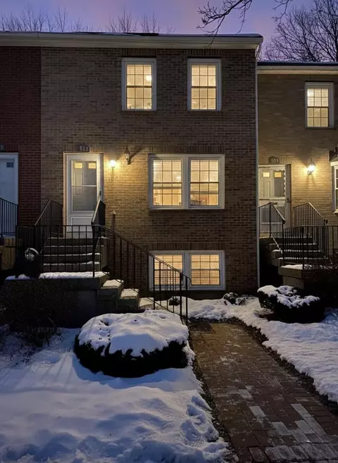 103 Derryfield Ct, Manchester, NH 03104