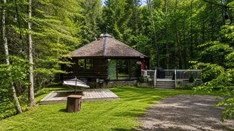 438 Old Bradley Rd, Saint Johnsbury, VT 05819