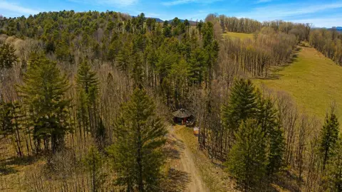 438 Old Bradley Rd, Saint Johnsbury, VT 05819