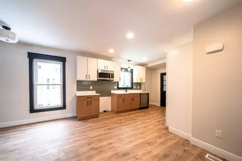 36 Courtland St # B, Nashua, NH 03064